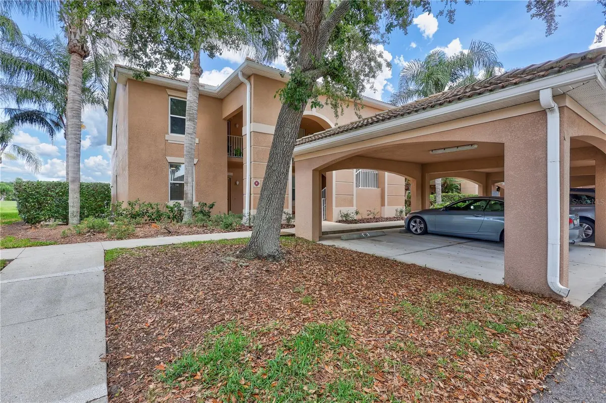 915 FAIRWAYCOVE LN #101, Bradenton, FL 34212