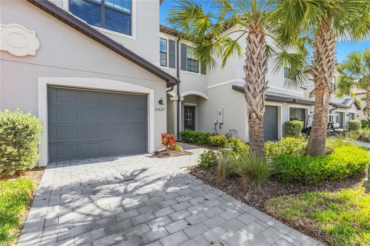 15227 SUNNY DAY DR, Bradenton, FL 34211