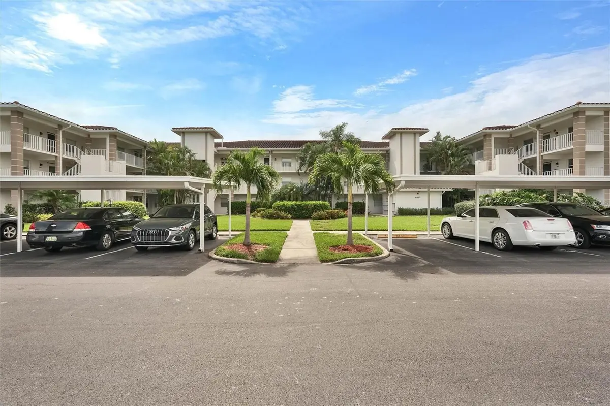 6507 STONE RIVER RD #102, Bradenton, FL 34203