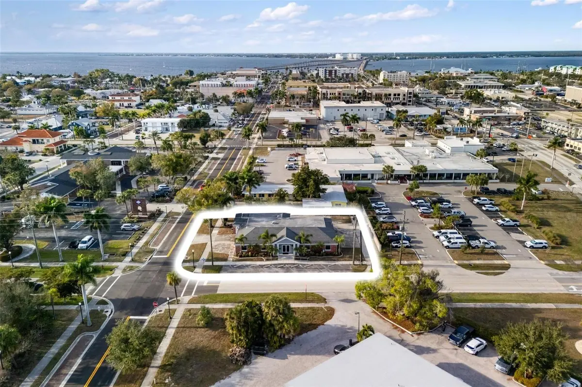 128 W CHARLOTTE AVE, Punta Gorda, FL 33950