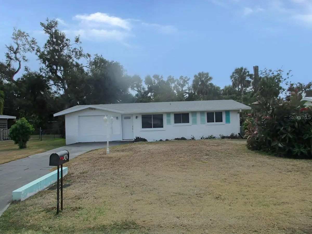 3024 WILLIAMSBURG ST, Sarasota, FL 34231