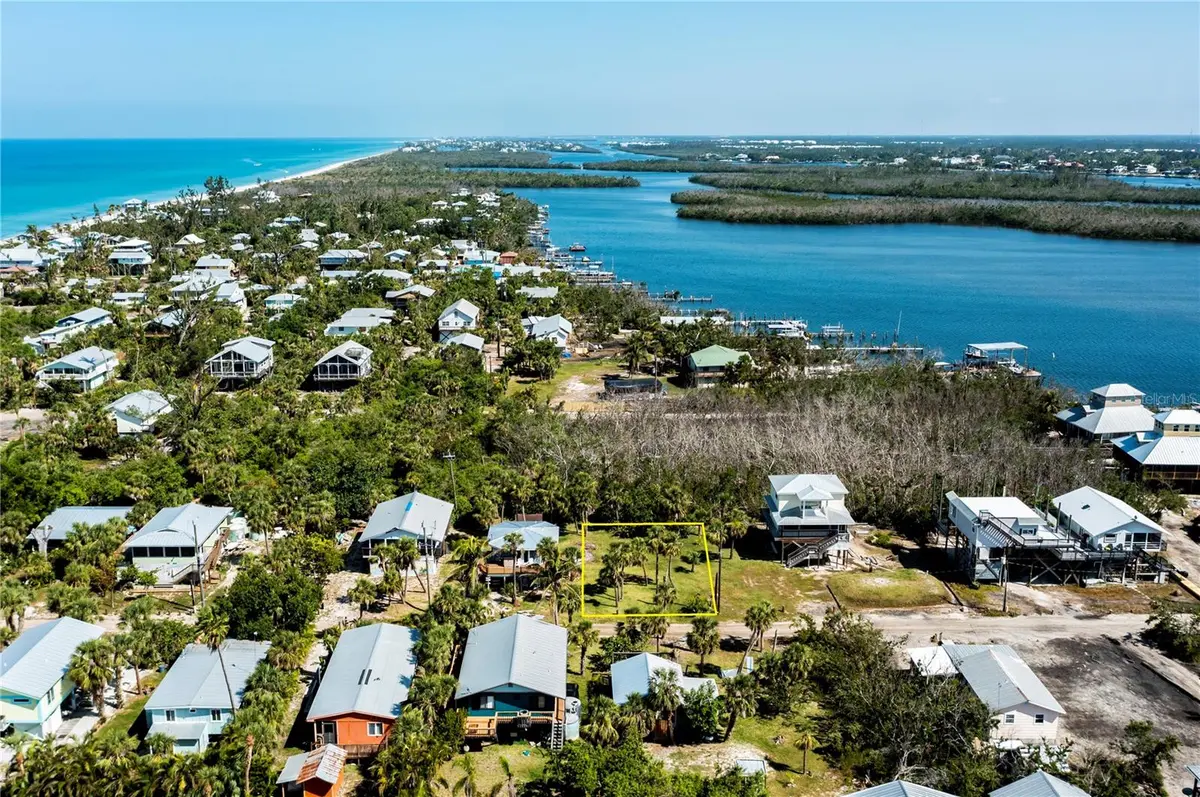 8864 BAY ST, Placida, FL 33946