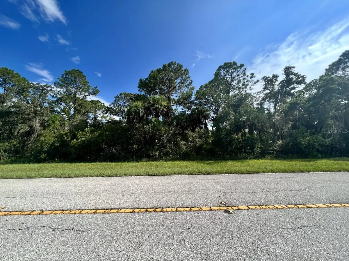 717 BISCAYNE DR, Port Charlotte, FL 33953