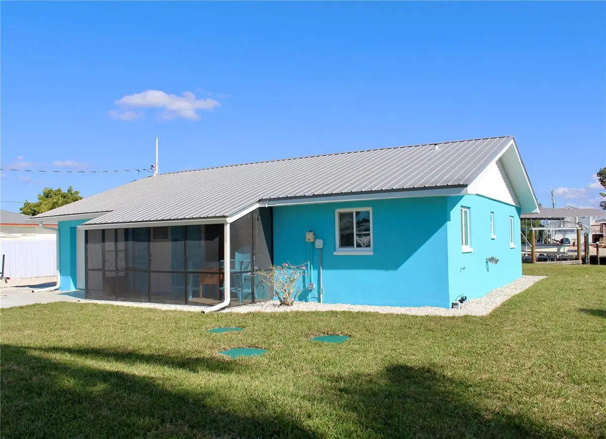 2744 SANDERLING CT, St James City, FL 33956