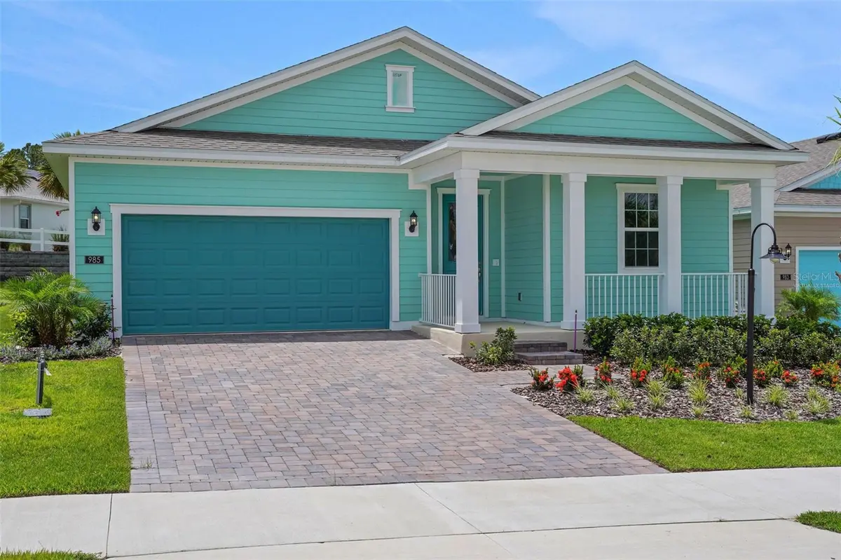 985 FIESTA KEY CIR, Lady Lake, FL 32159