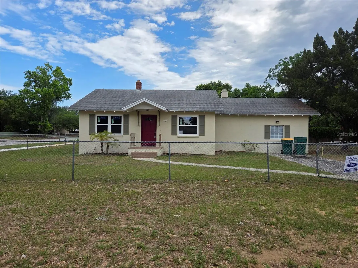 101 E ATWATER AVE, Eustis, FL 32726