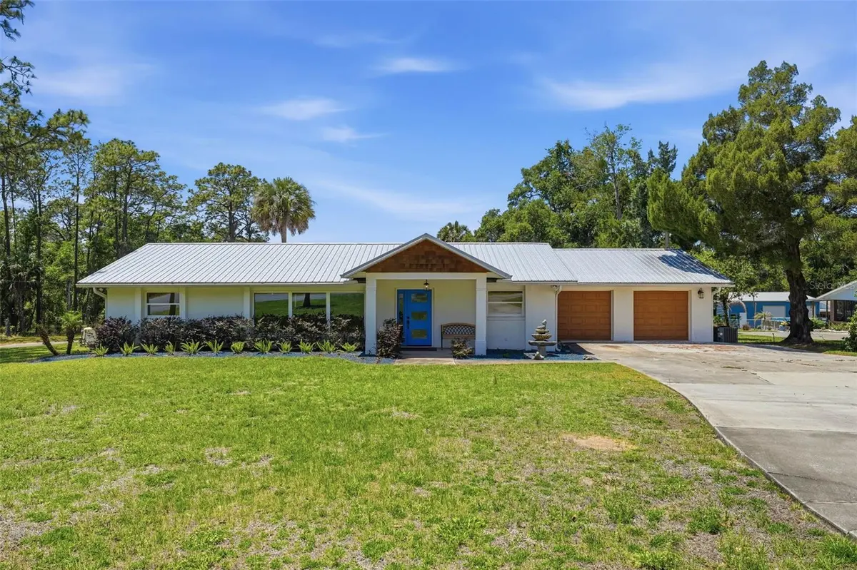 37237 GRAYS AIRPORT RD, Lady Lake, FL 32159
