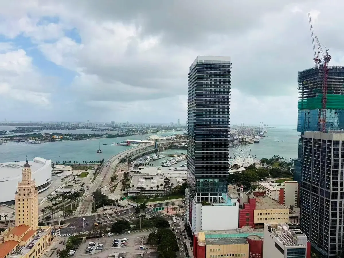 121 NE 5TH ST #1500, Miami, FL 33132