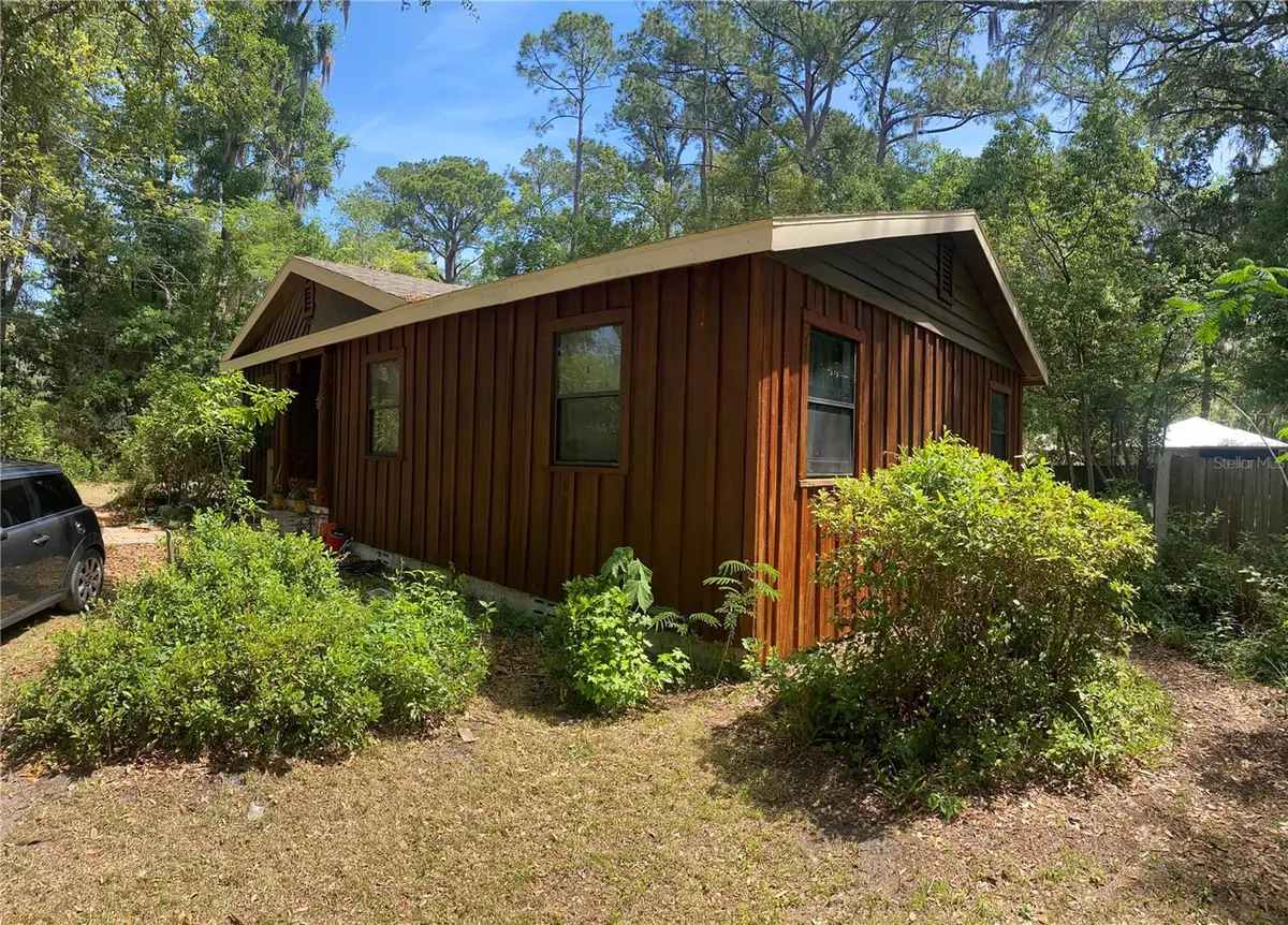 1231 NE 9TH ST W, Gainesville, FL 32601
