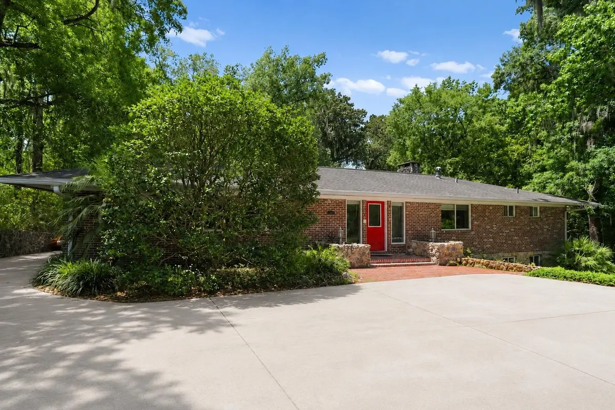 1915 NW 16TH AVE, Gainesville, FL 32605