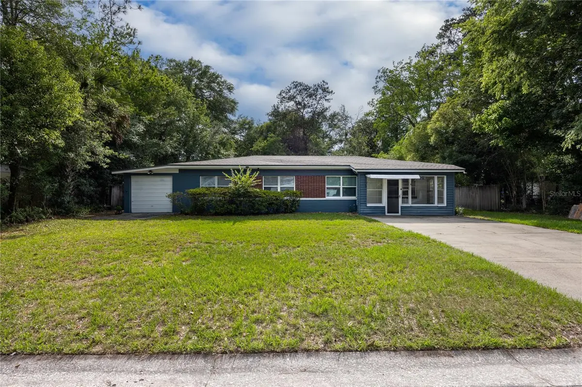 1318 NE 14TH ST, Gainesville, FL 32601