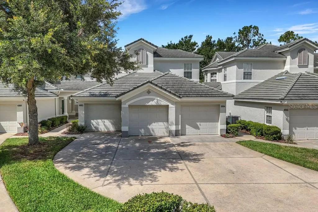 684 GRASSLANDS VILLAGE CIR, Lakeland, FL 33803