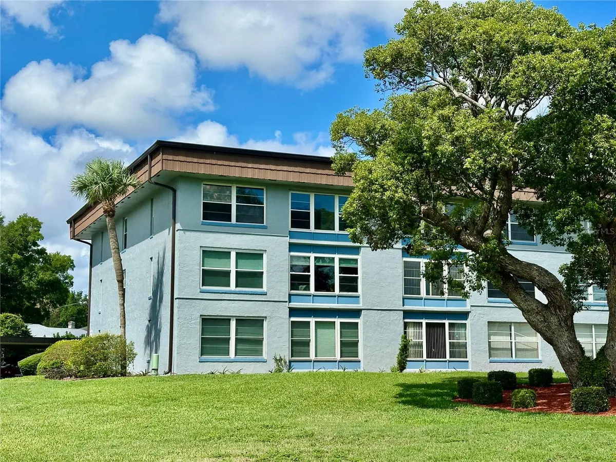 333 LAKE HOWARD DR NW #304B, Winter Haven, FL 33880