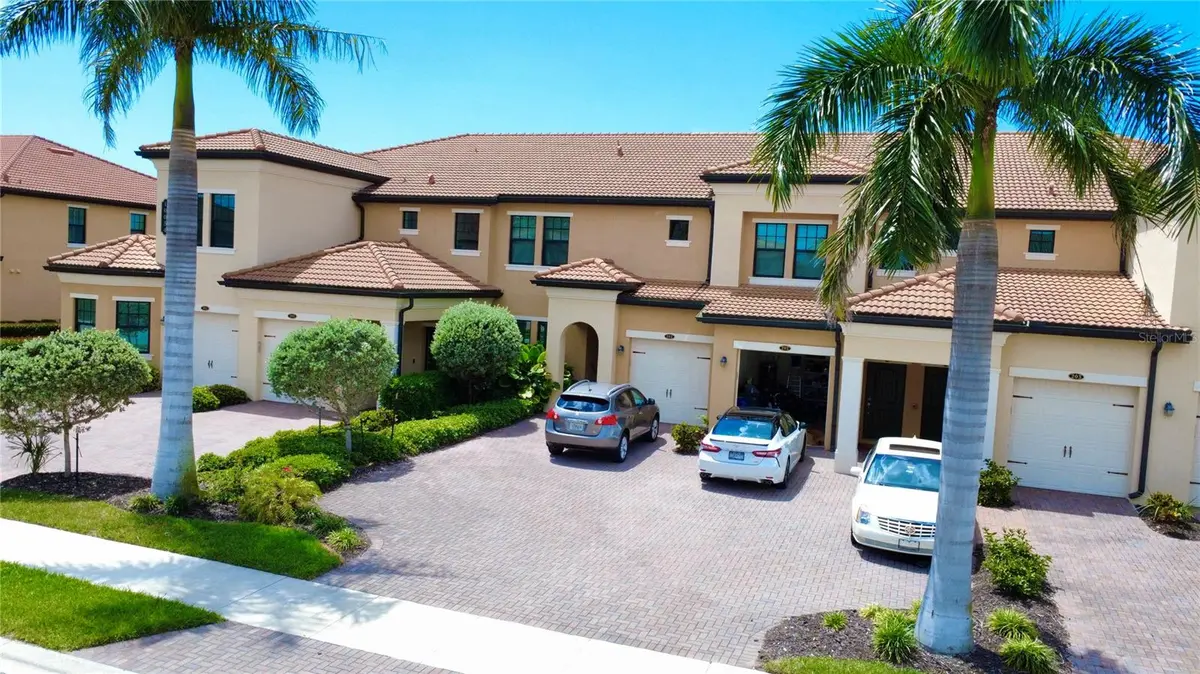 10054 CROOKED CREEK DR #102, Venice, FL 34293