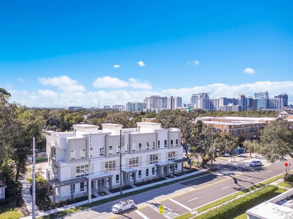 1008 E ROBINSON, Orlando, FL 32801