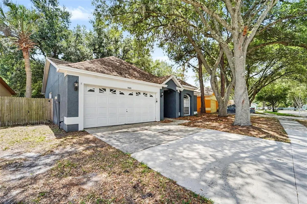 7603 SAVANNAH LN, Tampa, FL 33637