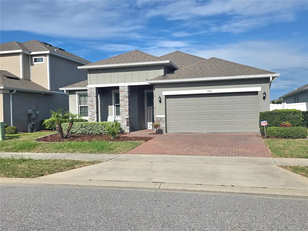 958 COMPASS LANDING DR, Orange City, FL 32763