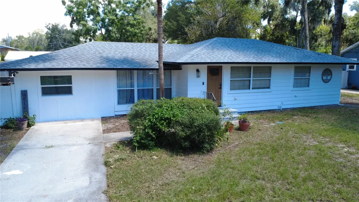 925 E 10TH AVE, Mount Dora, FL 32757