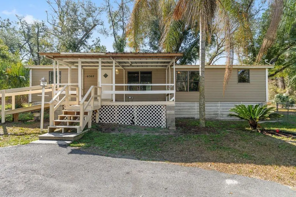 16302 SE 57TH ST, Ocklawaha, FL 32179