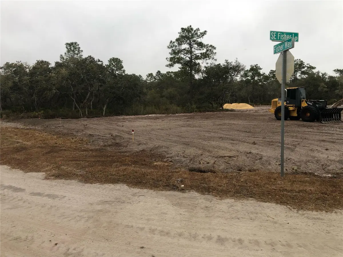 000 FISHER LOOP, Ocklawaha, FL 32179