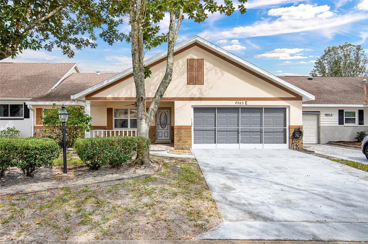 8883 SW 93RD LN #E, Ocala, FL 34481