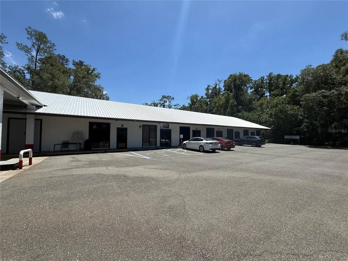 3380 SE LAKE WEIR AVE #F, Ocala, FL 34471