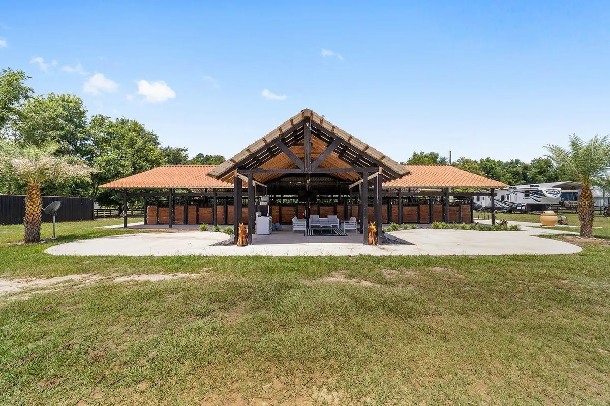 16346 NE JACKSONVILLE RD, Citra, FL 32113
