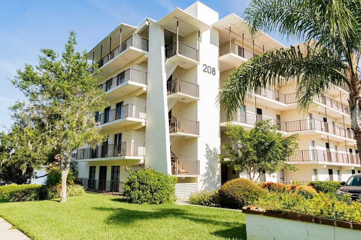 208 LAKE HOWARD DR NW #104, Winter Haven, FL 33880