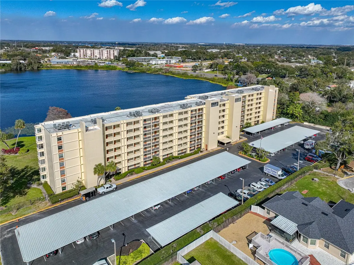 700 MIRROR TER NW #705, Winter Haven, FL 33881