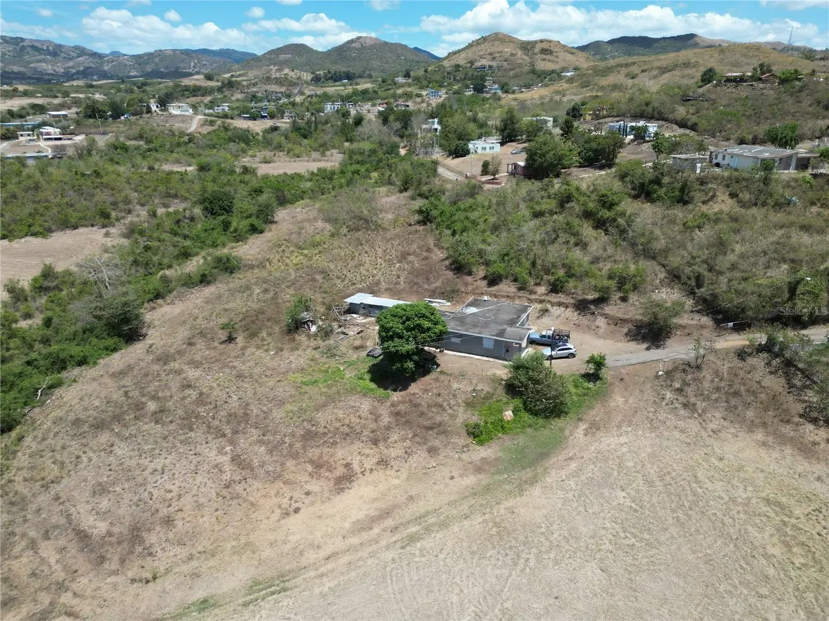 14 LOS LLANOS WARD, Coamo, PR 00769
