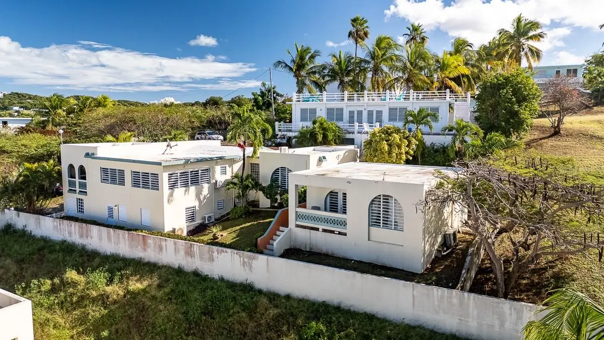 327 BRAVOS, Vieques, PR 00765