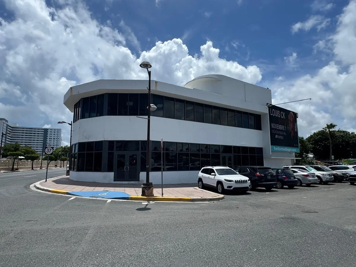 1064 AV. ISLA VERDE, Carolina, PR 00979
