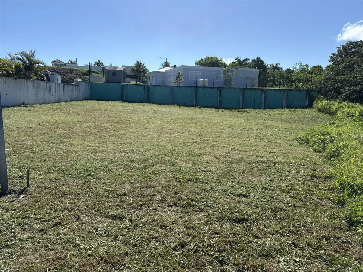 7 VIENA #21, Toa Alta, PR 00953