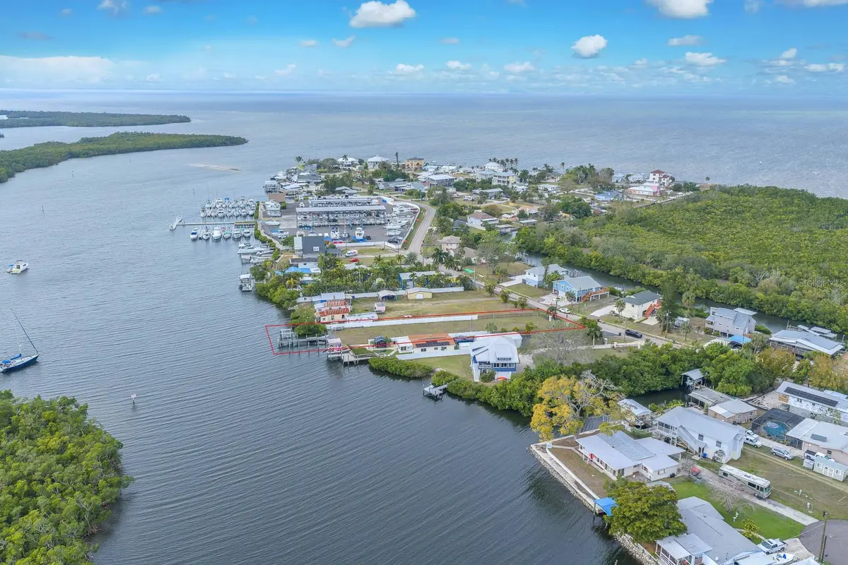 3304 W SHELL POINT RD, Ruskin, FL 33570