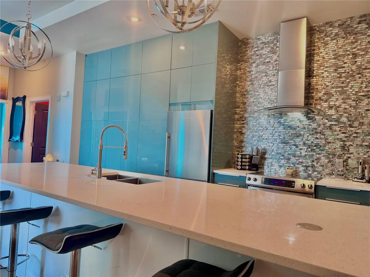1238 E KENNEDY BLVD #1001, Tampa, FL 33602