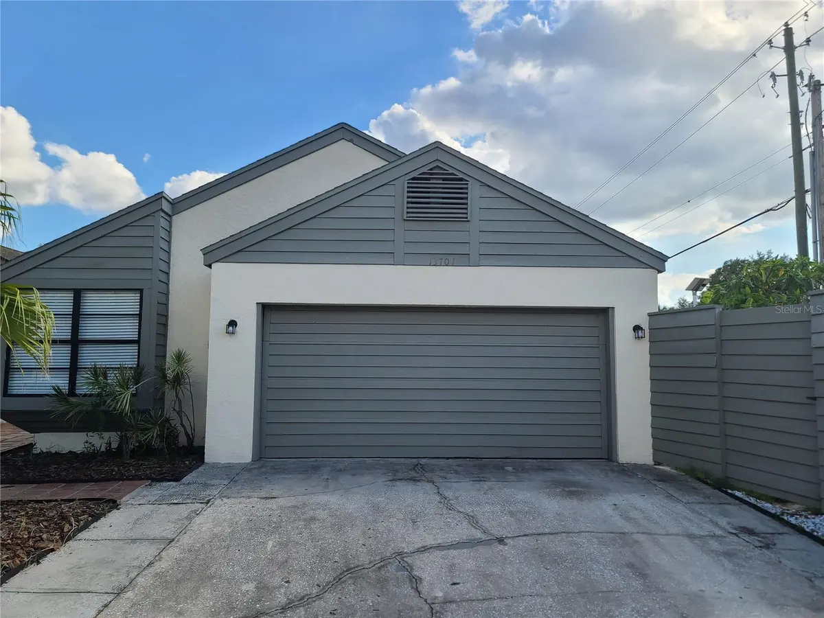 13701 LAZY OAK DR, Tampa, FL 33613