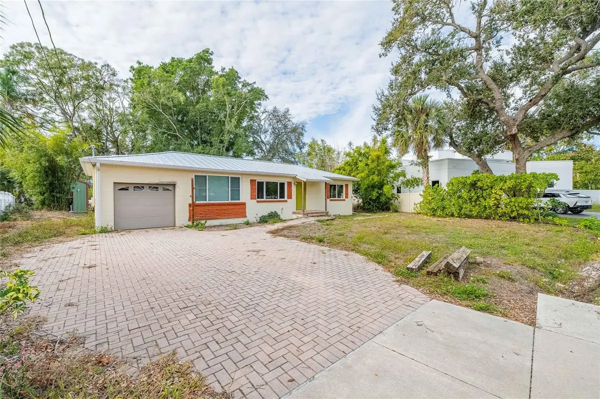 6213 SANDERS DR, Tampa, FL 33611