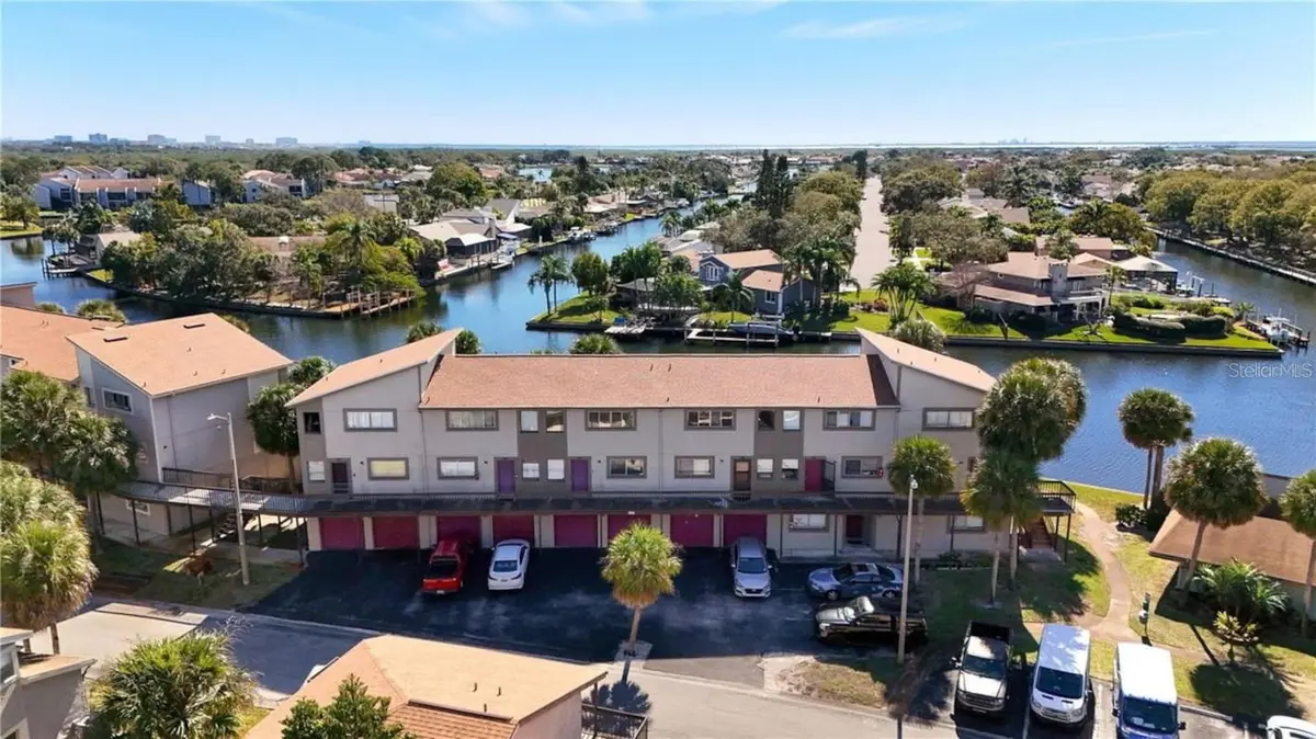 6315 NEWTOWN CIR #15B3, Tampa, FL 33615