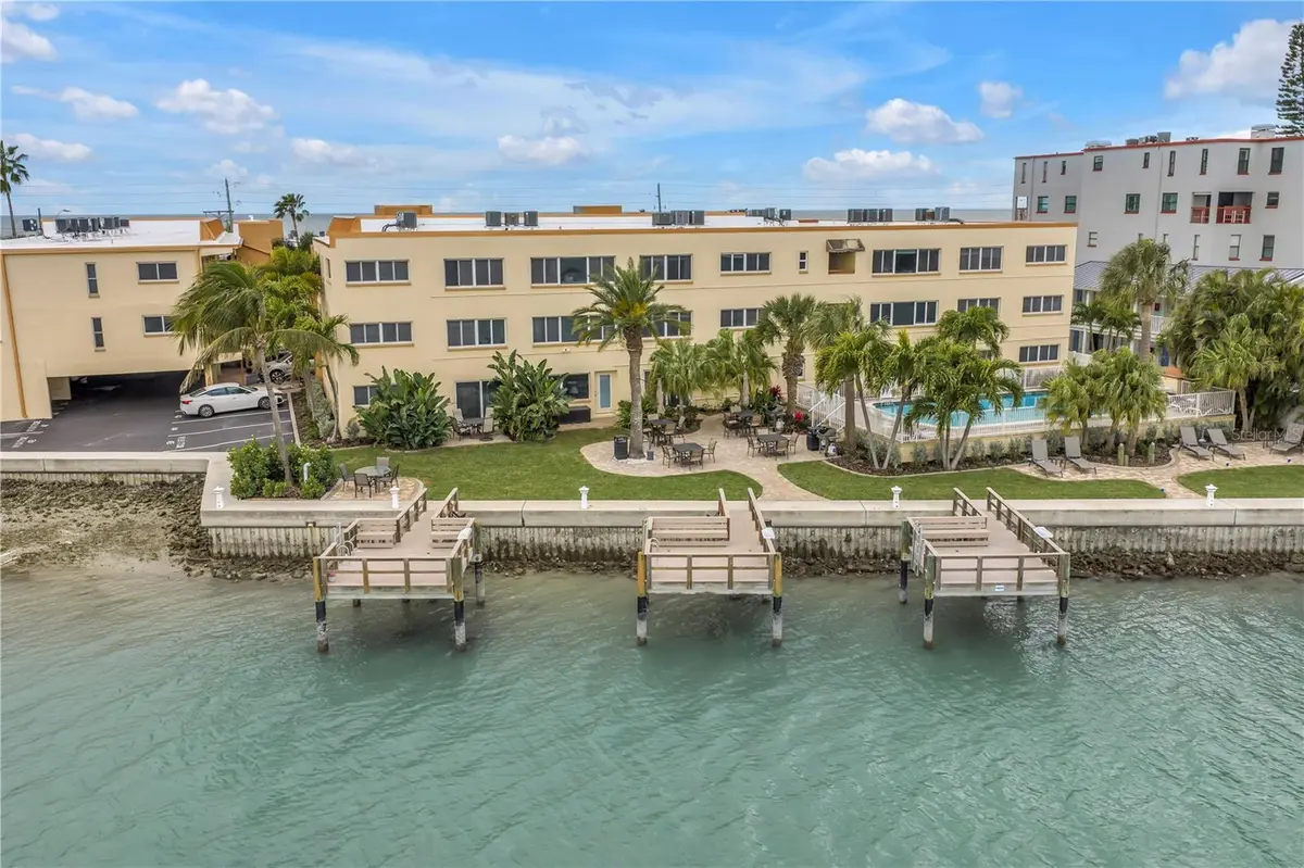 10265 GULF BLVD #B315, St Petersburg, FL 33706