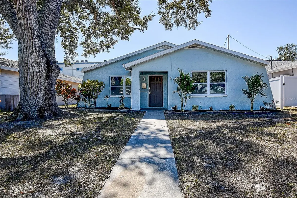 130 42ND AVE N, St Petersburg, FL 33703