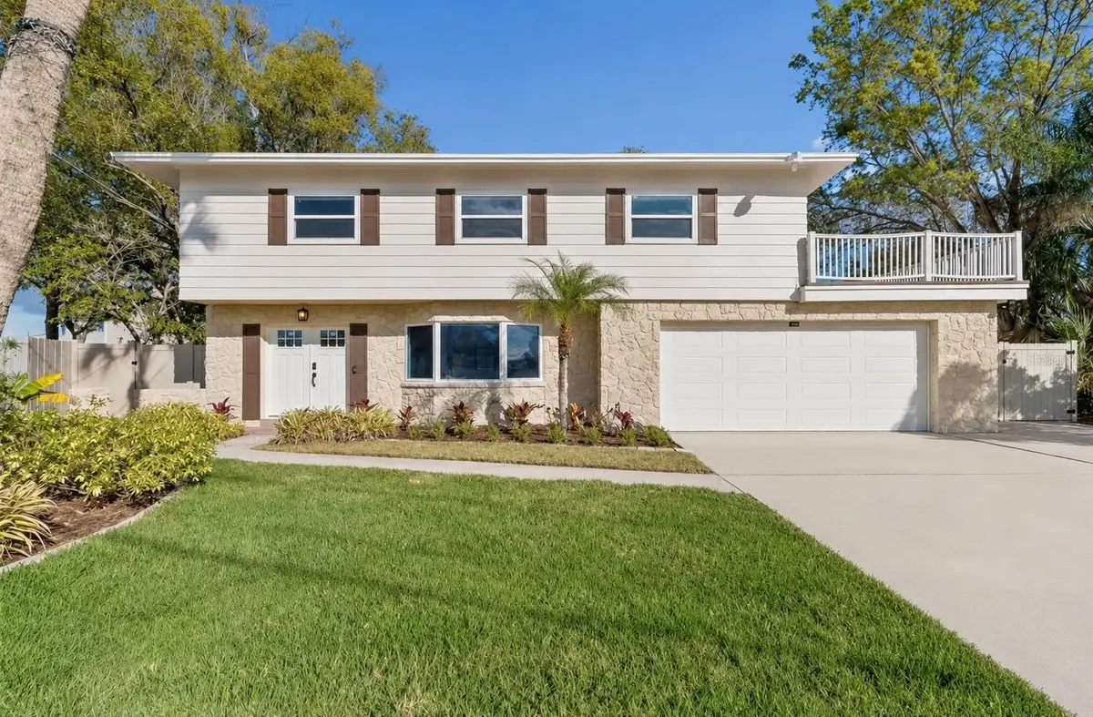 8402 BOXWOOD DR, Tampa, FL 33615
