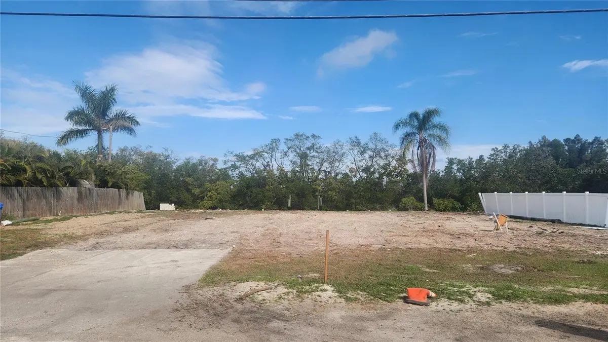 3203 W SHELL POINT RD, Ruskin, FL 33570