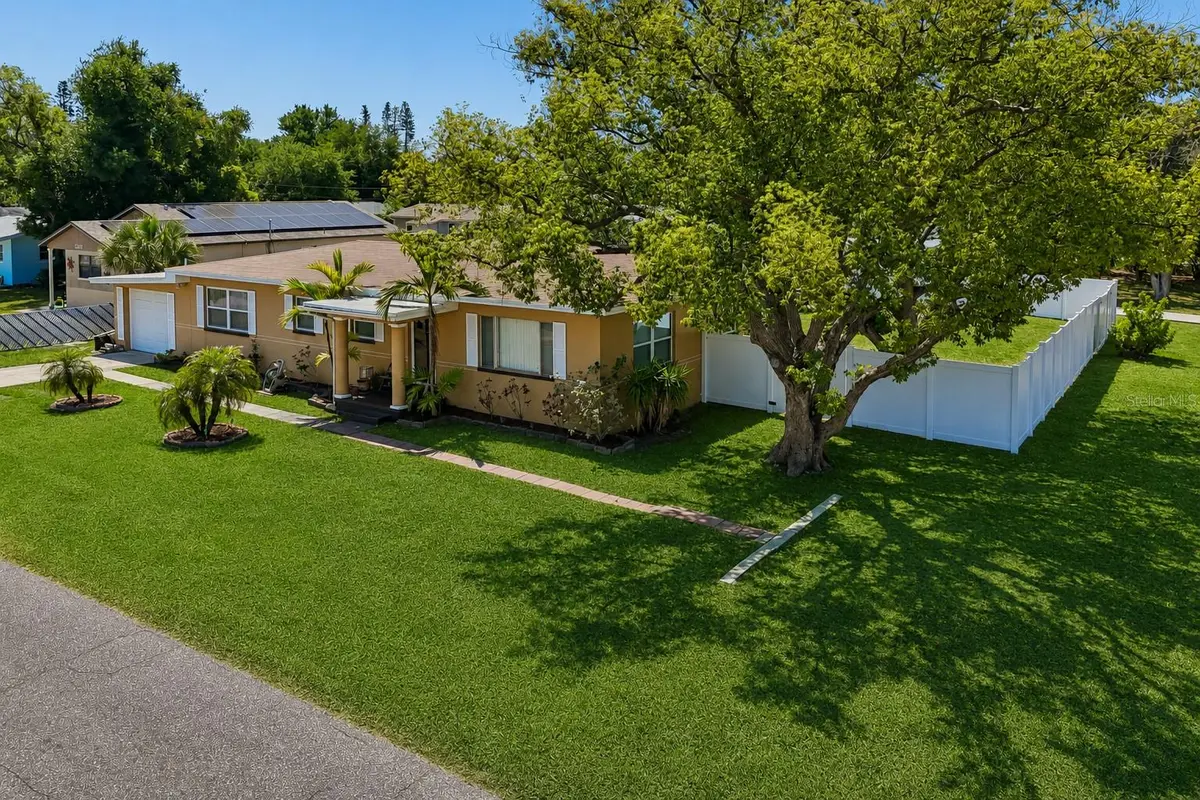 5230 11TH AVE S, Gulfport, FL 33707