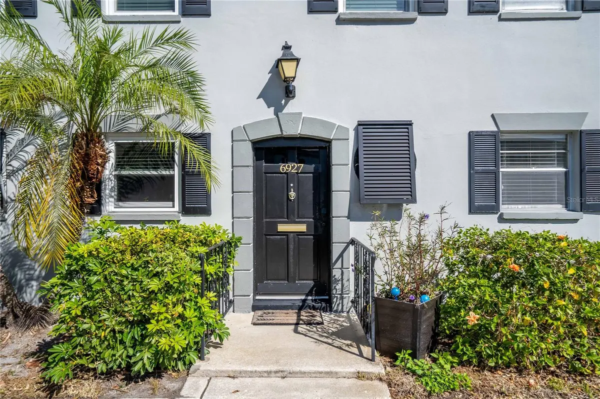 6927 PLACE DE LA PAIX #6927, St Petersburg, FL 33707