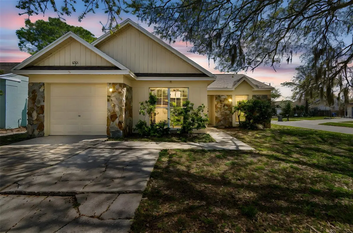 8301 IBERIA PL, Tampa, FL 33637