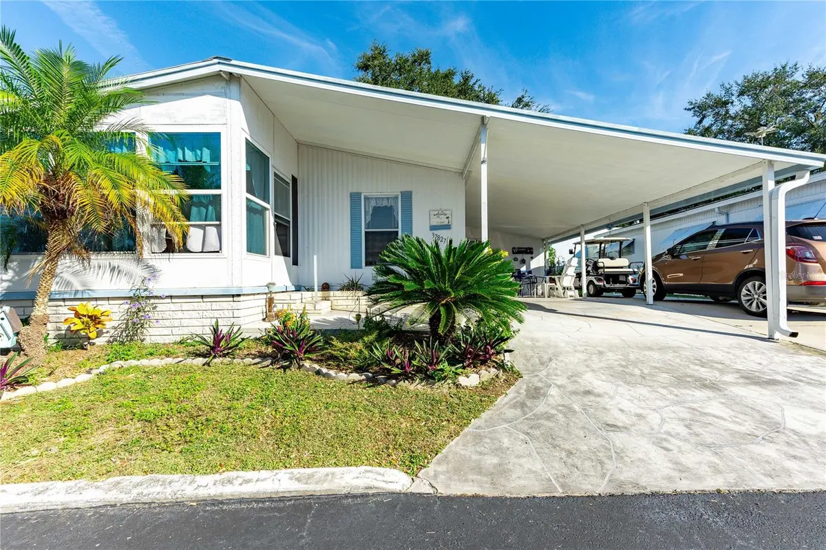 37827 MISSION HILLS AVE, Zephyrhills, FL 33541