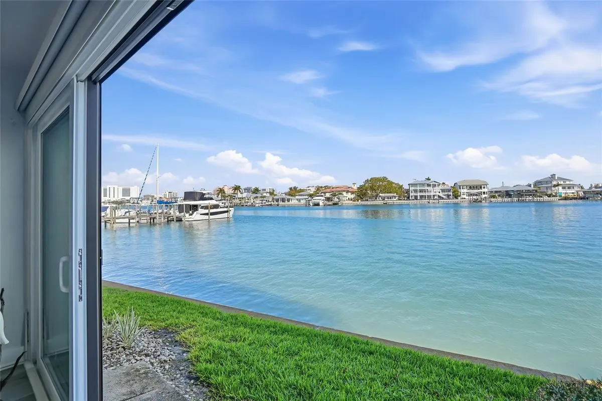 868 BAYWAY BLVD #101, Clearwater Beach, FL 33767