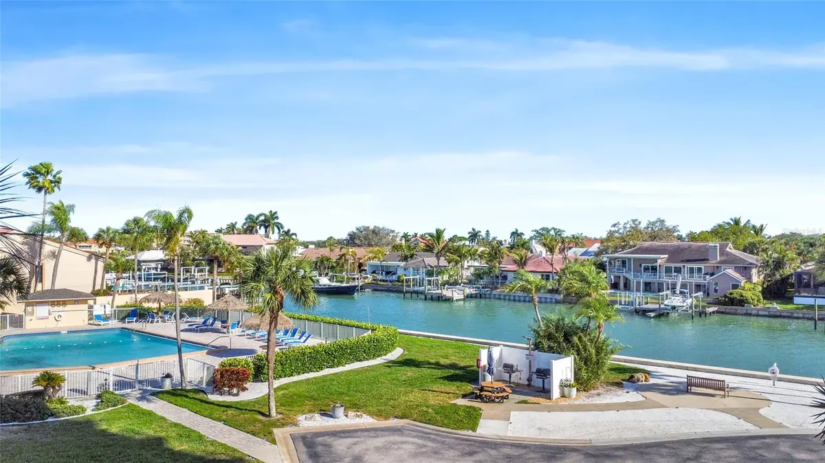 4900 BRITTANY DR S #301, St Petersburg, FL 33715
