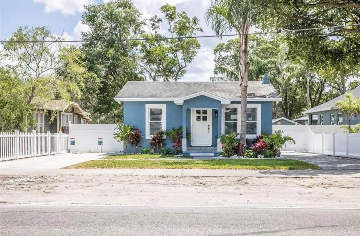 8907 N BOULEVARD, Tampa, FL 33604