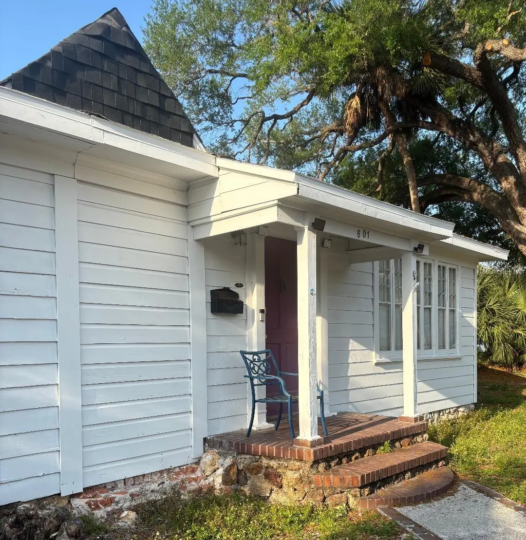2601 W CLEVELAND ST, Tampa, FL 33609